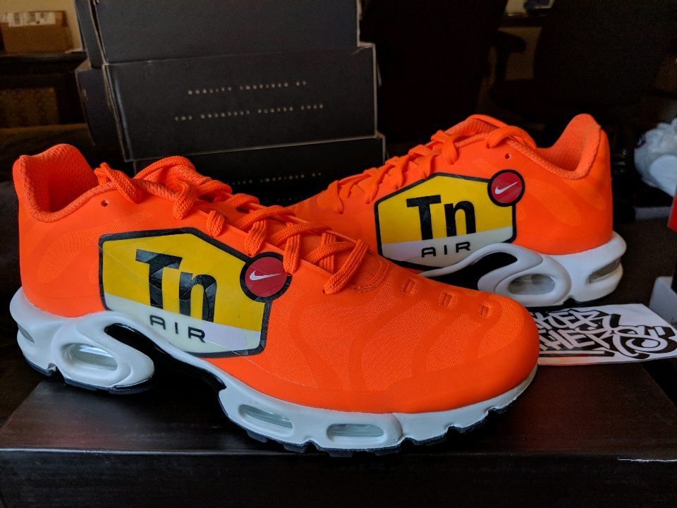 nike tn big logo orange